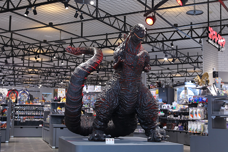 ゴジラ・ストア Daiba 店内写真1
