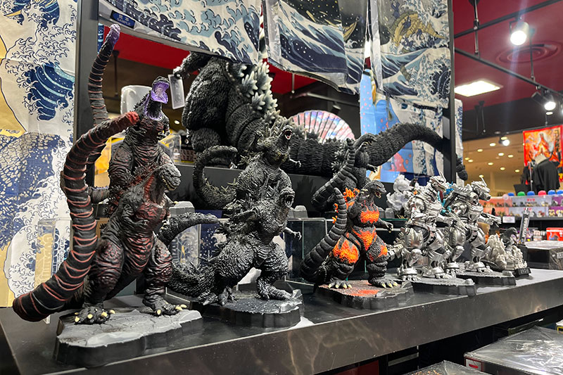 ゴジラ・ストア Osaka 店内写真3